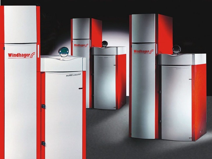 Windhager: Mit einer Kaskade von drei BioWIN-Pellet-Heizkesseln wird ein Leistungsbereich bis 78 kW abgedeckt.