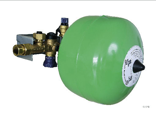 SYR: Kombiarmatur zur Absicherung von geschlossenen Trinkwassererwärmern.