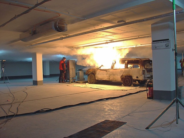 Brandversuche haben die Vorteile von Jet-Ventilationssystemen mehrfach belegt. - © Burkhardt Projekt
