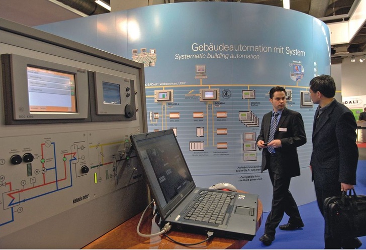 Light+Building: Das diesjährige Messeleitthema Energieeffizienz spiegelte sich besonders im Bereich Haus- und Gebäudeautomation wider. - © Messe Frankfurt Exhibition GmbH, Petra Welzel
 Light+Building: Das diesjährige Messeleitthema Energieeffizienz spiegelte sich besonders im Bereich Haus- und Gebäudeautomation wider.