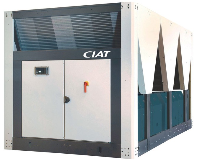 Ciat: aquaciat power sind luftgekühlte Kaltwassersätzen und Luft-/Wasser-Wärmepumpen von 300 bis 500 kW. - © Ciat
