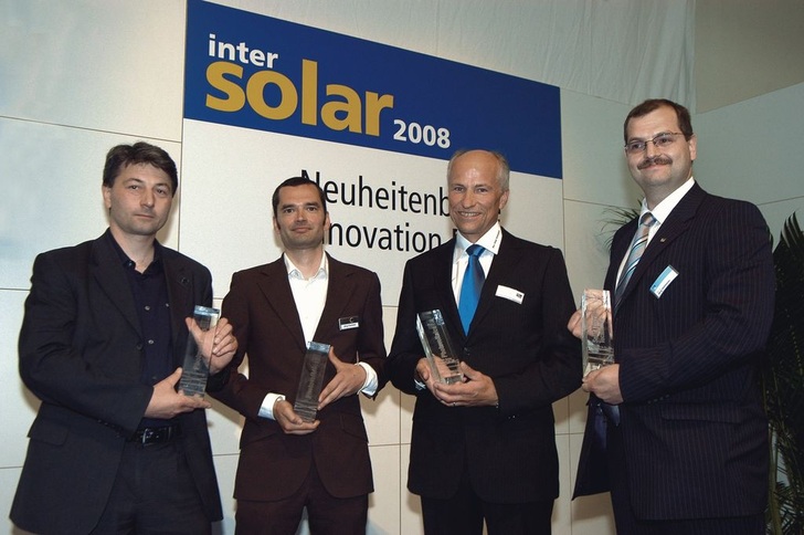 Die Preisträger des Intersolar Award 2008 (v.l.): Martin Sauter, Skytron Energy, Jörg Fernsler, Phoenix Solar, Detlev Tschimpke, SMA Solar Technology, Jörg Vehmeier, PAW.