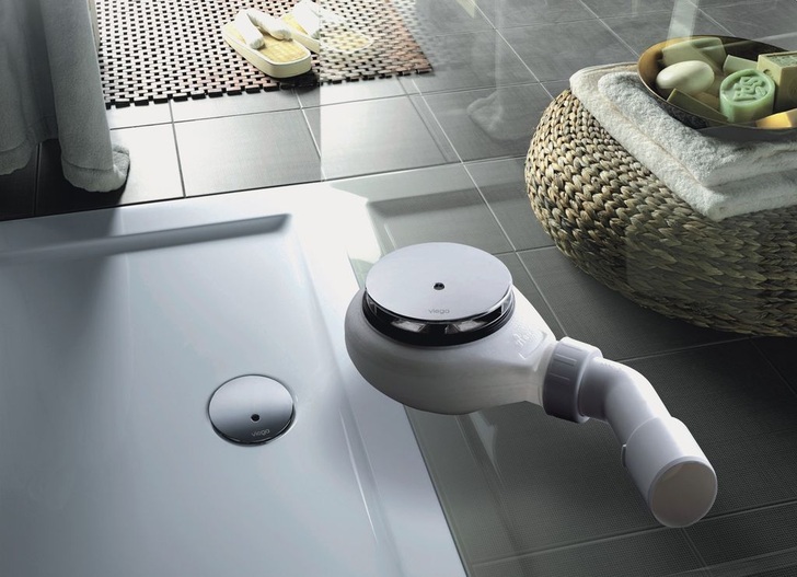 Viega: Tempoplex-Ablaufgarnitur für niedrige Bodenaufbauten.