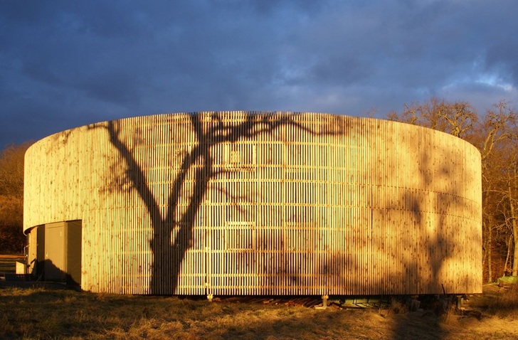 Unverwechselbar: Die Naturschule Stromberg. - © Raab
