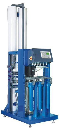 ELGA Berkefeld: Die Umkehrosmoseanlage maxiRO speist Kessel, Kühlung und Produktion.