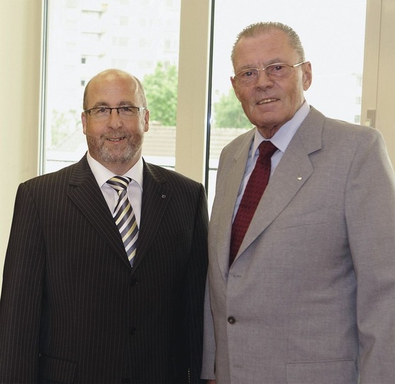 Heinz Trox, Hauptgesellschafter, und Lutz Reuter, Geschäftsführer der Trox Deutschland GmbH (links). - © Trox

