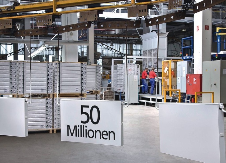 In Plattling lief jetzt der 50millionste Kermi-Flachheizkörper vom Band.