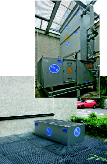 Der Baltimore-Verdunstungskühler mit einer ­Leistung von 270 kW ist für die Umgebung kaum sichtbar im großzügig bemessenen ­Einbringschacht der Energiezentrale platziert. - © Margot Dertinger-Schmid
