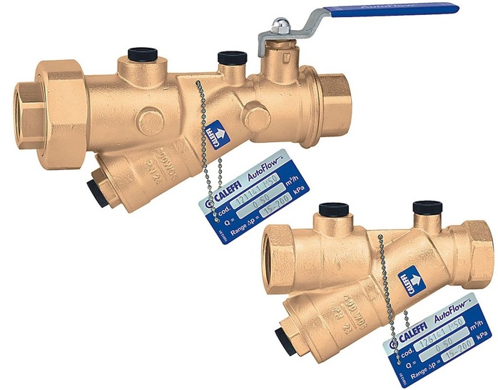 Caleffi: Autoflow-Armaturen in den Versionen 121 (mit Kugelhahn) und 126.