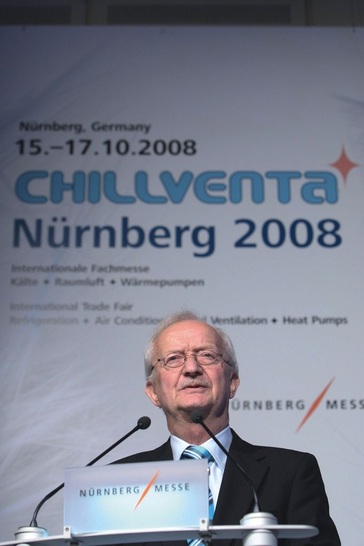 Werner Rolles hob bei der Eröffnung der Chillventa die erheblichen Energiesparpotenziale hervor, die die Kälte- und Klimatechnik vor allem durch die Nutzung von Ab- und Umweltwärme zum Heizen bietet. - © Chillventa / Daikin Airconditioning
