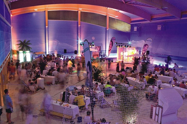 Hansgrohe Raindance AIR Duschparty: Strand-Atmosphäre und Duschvergnügen XXL.