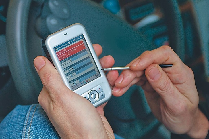 Viessmann: Vitocom 200 mit integrierter Bedienoberfläche ­Vitodata 100 für schnellen Service via PC oder Smartphone.