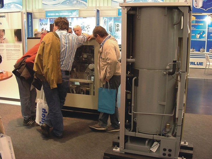 Das Interesse an Mikro- und Mini-KWK-Geräten ist groß. Die Planung und Ausführung von Strom erzeugenden ­Heizungen gilt in Fachkreisen jedoch als “nicht banal“.