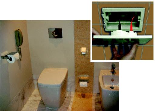 Alle Badezimmer des Kempinski ­Hotel Mall of the Emirates sind mit WC-Vorwandelementen von Sanit ausgestattet. Die verchromten Betätigungsplatten steuern die Spülung ohne Hebel und Wippen mit Kabeltechnik. - © Sanit
