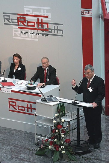 Forum Wirtschaft und Wissenschaft im Roth Atrium: Manfred Roth forderte schnelle und deutliche Ergebnisse im Umwelt- und Ressourcenschutz, u.a. im Gebäudebereich.