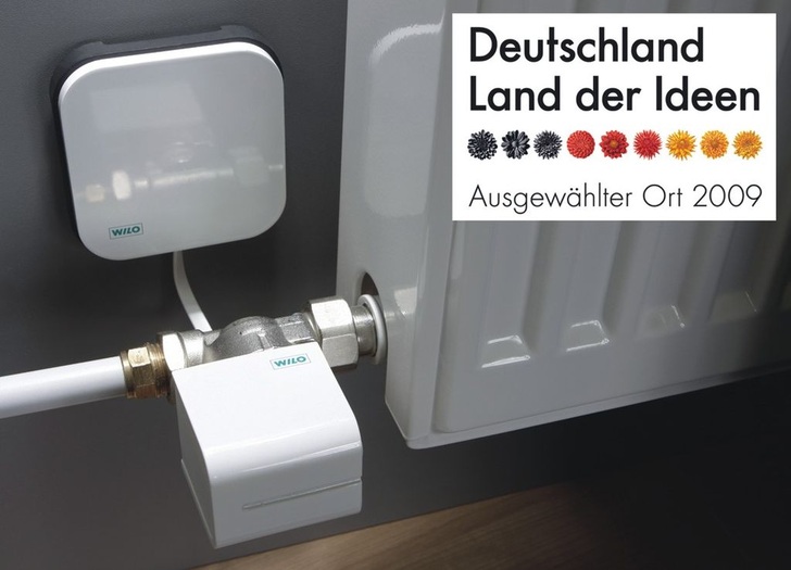 Wilo: Eine Miniaturpumpe sorgt dafür, dass jede Heizfläche die individuell benötigte Heizwassermenge erhält. Eine Zentraleinheit erkennt den Wärmebedarf.