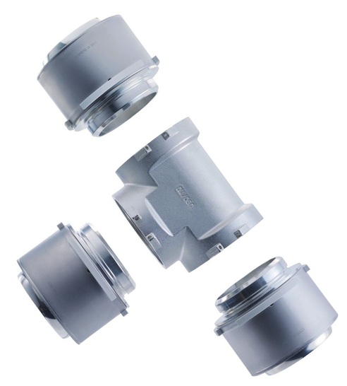 Uponor: Das Riser System MLC erlaubt das Verpressen an der Werkbank, vor Ort wird nur noch werkzeuglos eingesteckt und gesichert.