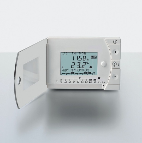 Siemens BT: Digitaler Raumthermostat der Baureihe REV.