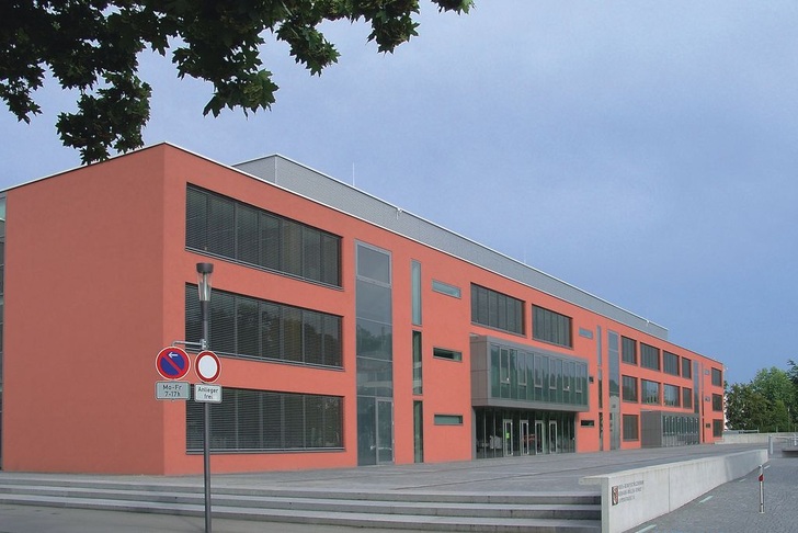 Low-Exergie-Gebäude wie die Gebhard-Müller-Schule in Biberach stellen besonders hohe Anforderungen an Planung, Ausführung und Betrieb. - © Hochschule Biberach
