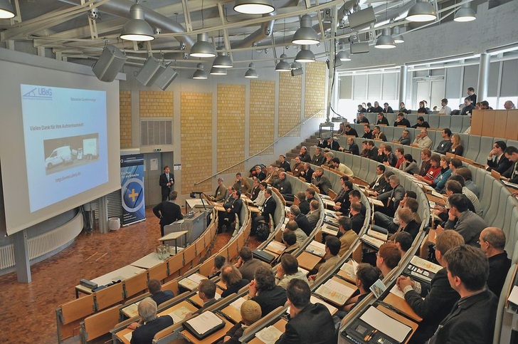 Auf dem 5.Biberacher Geothermietag lag der Schwerpunkt auf den praktischen Betriebsergebnissen ausgeführter Wärmepumpenanlagen.