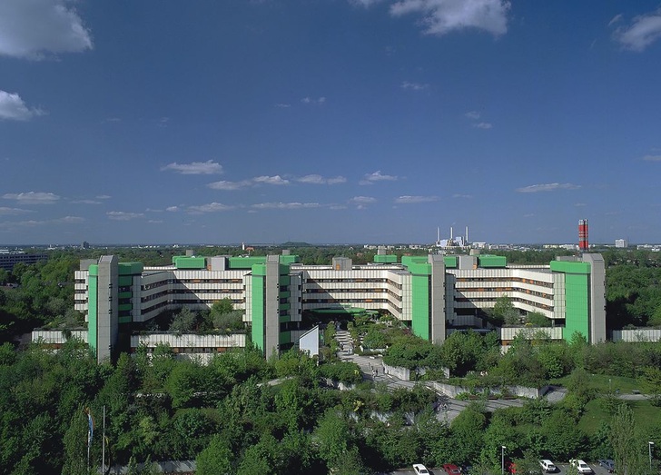 Das Klinikum München-Bogenhausen war 1984 eines der ersten Kompakt-Krankenhäuser mit rund 1000 Betten. - © Klinikum München-Bogenhausen
