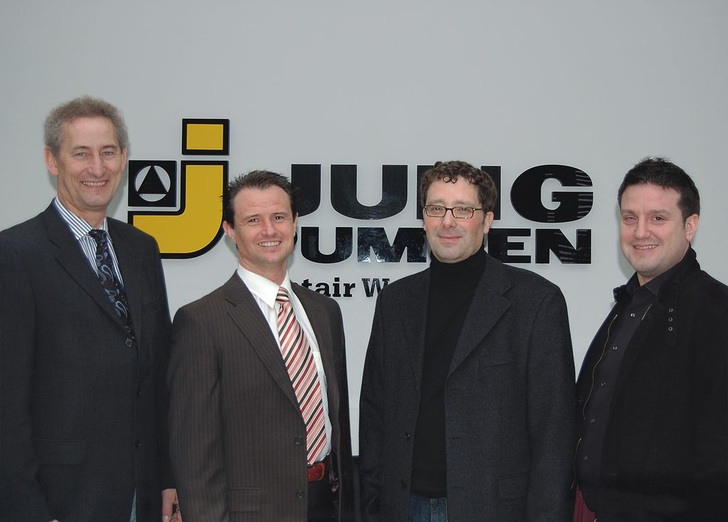 Die Führungs-Crew im Deutschland-Vertrieb von Jung Pumpen (v.l.): Hans-Peter Werner (Nord), Reiner Belscheid (Region Köln und Großkunden), Detlef Wehrs (Süd) und Murat Ceylan (kommunale Abwassertechnik). - © Jung Pumpen
