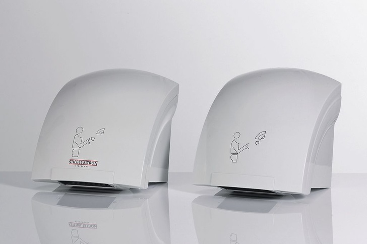 Links der Original-Händetrockner HTE von Stiebel Eltron, rechts das dreiste Plagiat.