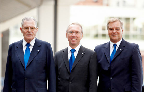 Heinz Trox, Hauptgesellschafter, Georg Schürmann und Dr. Helmut Franzen beide Geschäftsführer der Trox Filter GmbH (v.l.).