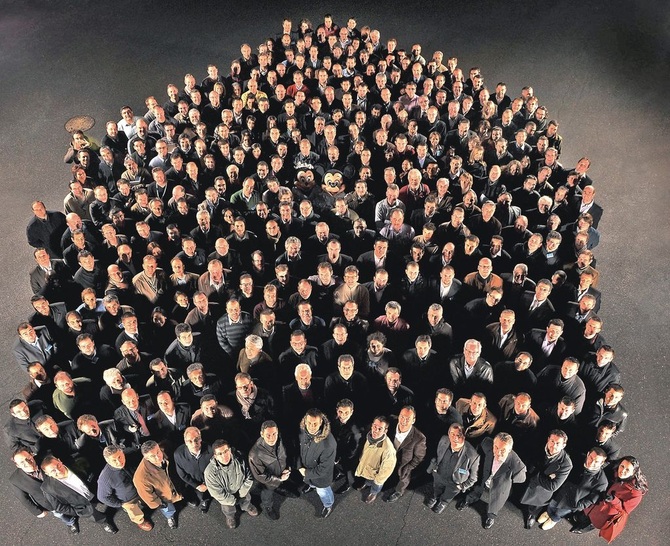 Die Ciat-Gruppe — hier die französische und internationale Vertriebsmannschaft bei der gemeinsamen Vertriebstagung in Paris — ist im Geschäftsjahr 2008 deutlich gewachsen. - © Ciat
 Die Ciat-Gruppe — hier die französische und internationale Vertriebsmannschaft bei der gemeinsamen Vertriebstagung in Paris — ist im Geschäftsjahr 2008 deutlich gewachsen.