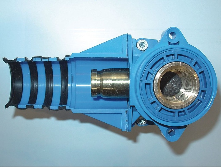 Georg Fischer JRG: Der neue iFIT-Armaturenanschluss kann jetzt mit dem Sanipex-Befestigungsprogramm kombiniert werden. - © Georg Fischer
 Georg Fischer JRG: Der neue iFIT-Armaturenanschluss kann jetzt mit dem Sanipex-Befestigungsprogramm kombiniert werden.