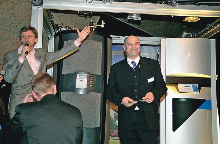 Unterhaltsam und gleichzeitig informativ: So präsentierten Profis von Westfa gemeinsam mit den Moderatoren von „Lonely Husband“ die solare Wärmepumpe Therma exklusiv.