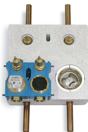 Zenner: Der Montageblock micro ist etwa nur ein Viertel so groß wie ein konventioneller Montageblock für Unterputzzähler.