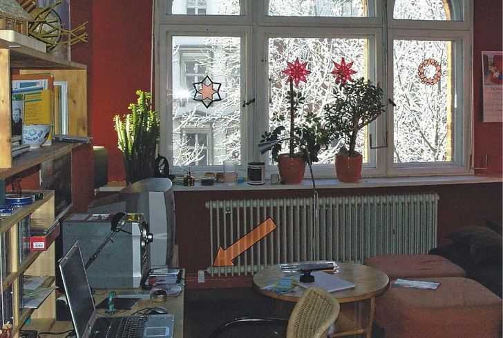Bild 2 Arbeitszimmer mit Synco-living-Ventil am Radiator (Markierung).