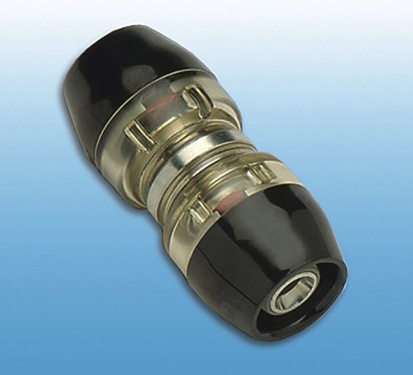 Zewotherm: Automatisch pressender Steckfitting für Metallverbundrohre in den Anwendungen Fußbodenheizung, Heizung und Sanitär. - © Zewotherm
 Zewotherm: Automatisch pressender Steckfitting für Metallverbundrohre in den Anwendungen Fußbodenheizung, Heizung und Sanitär.