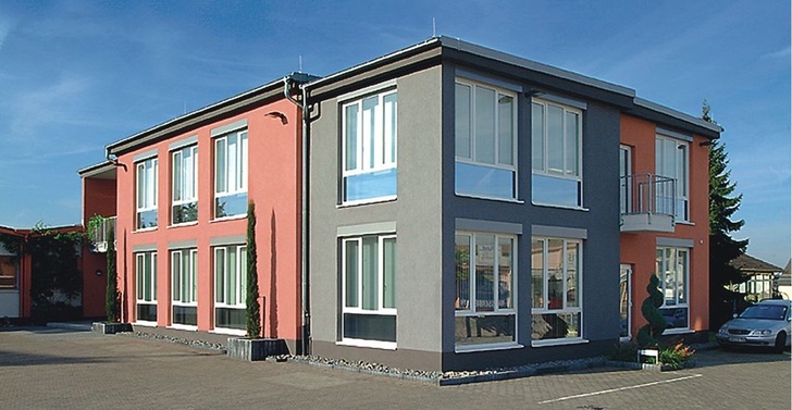 Sitz der Calpeda in Alzenau, 30 km östlich von Frankfurt. Angeschlossen sind ein Großlager und ein flächendeckendes Servicenetz.