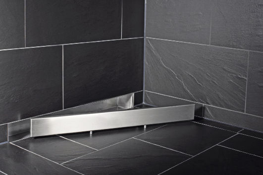 Mepa: Die leicht abnehmbare Abdeckblende der Tersowall-Duschrinne ermöglicht einen guten Zugang zum Reinigen.