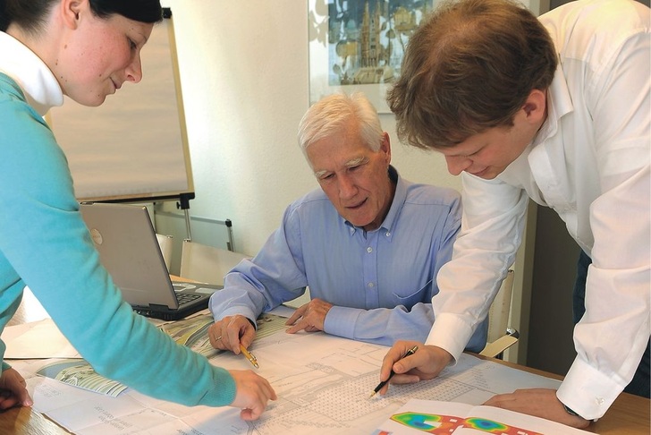 Mit spitzem Bleistift rechnen müssen Planer nicht nur bei den Projekt-, sondern auch bei den Bürokosten.