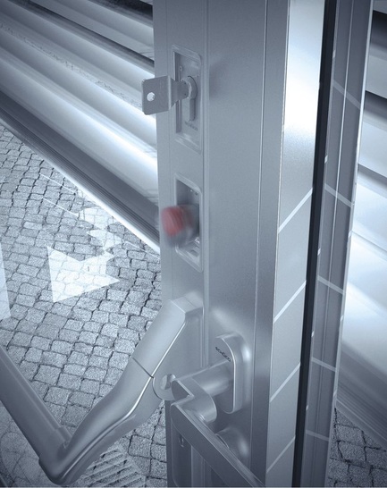 Schüco: Fluchttürintegriertes Notraffsystem BEB.