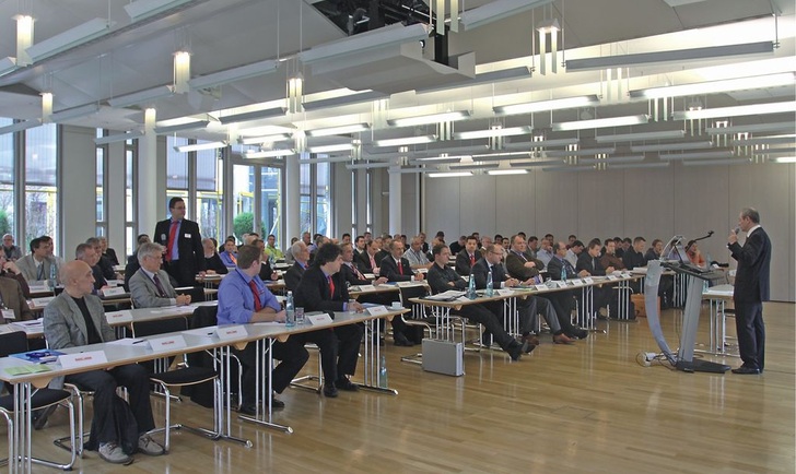 Über 100 Vertreter aus Industrie, Wissenschaft und Energiewirtschaft nahmen am TWK-Wärmepumpen-Symposium teil; die wichtigste Zielgruppe Planer und Installateure war unterrepräsentiert. - © Margot Dertinger-Schmid
