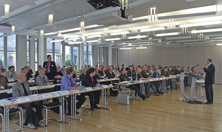 Über 100 Vertreter aus Industrie, Wissenschaft und Energiewirtschaft nahmen am TWK-Wärmepumpen-Symposium teil; die wichtigste Zielgruppe Planer und Installateure war unterrepräsentiert.
