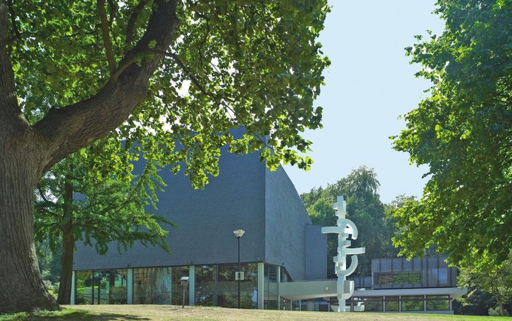 Bild 1 Das Konzerthaus der Hochschule für Musik in Detmold wurde einer Kernsanierung unterzogen. - © Emco Klima
