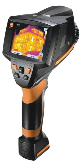 Die Wärmebild­kamera testo 875 eignet sich besonders für Heizungs-, Klima- und Lüftungs­installationen.