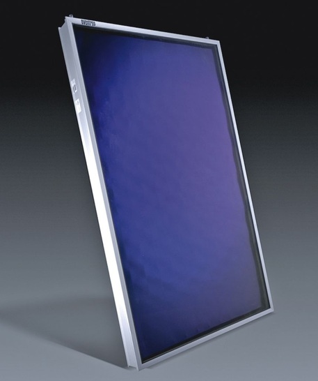 Oventrop: Flachkollektor OKF-CK22. - © Buderus
 Oventrop: Flachkollektor OKF-CK22.