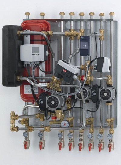 Danfoss Fernwärme: Wohnungsstation VX Solo II H2WS mit Mehrkreisregler ECL 300.