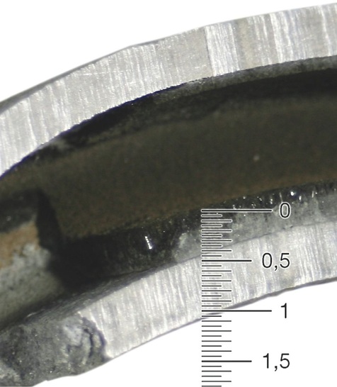 Bild 2 Kesselglied aus AlSiMg mit Kalkbelag in zerstörender Wirkung (4,5 mm) aus Gewährleistungsgründen.