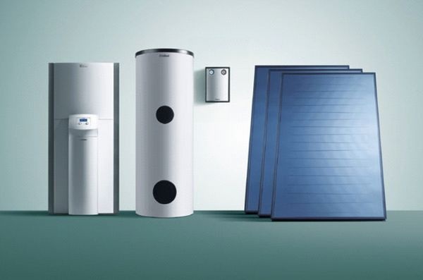 Die Zeolith-Gas-Wärmepumpe zeotherm wird zusammen mit einem 300-l-Solar-Warmwasserspeicher und drei Kollektoren als Wärmequelle installiert.