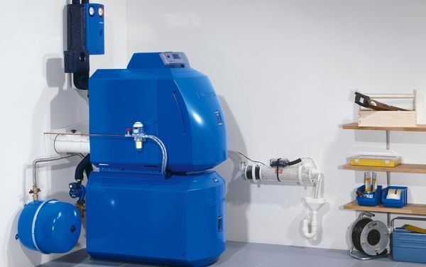 Öl-Brennwertheizkessel Logano plus GB125. - © Buderus
 Öl-Brennwertheizkessel Logano plus GB125.