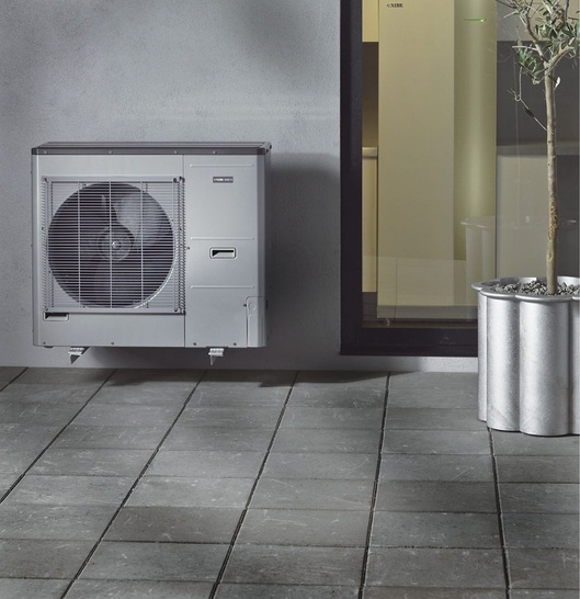 Bild 1 Wer einen Neubau oder einen Altbau mit einer ­Wohnfläche unter 120 m² mit einer förderbaren Wärmepumpe ausrüstet, kann neuerdings seinen Förderbetrag durch die Anrechnung einer Terrasse erhöhen. Ansonsten bringen die Änderungen im MAP gravierende Fördereinschnitte für Wärmepumpen.