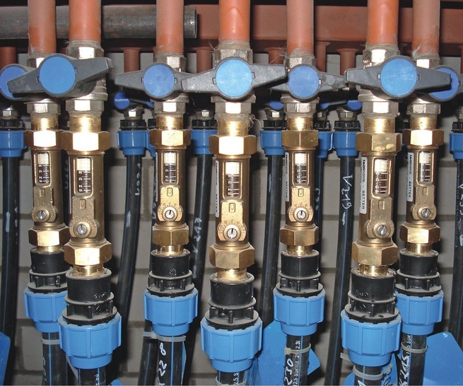 Taconova: Bei unterschiedlichen Anbindelängen sollten Erdsondenfelder hydraulisch abgeglichen werden. - © Taconova
 Taconova: Bei unterschiedlichen Anbindelängen sollten Erdsondenfelder hydraulisch abgeglichen werden.