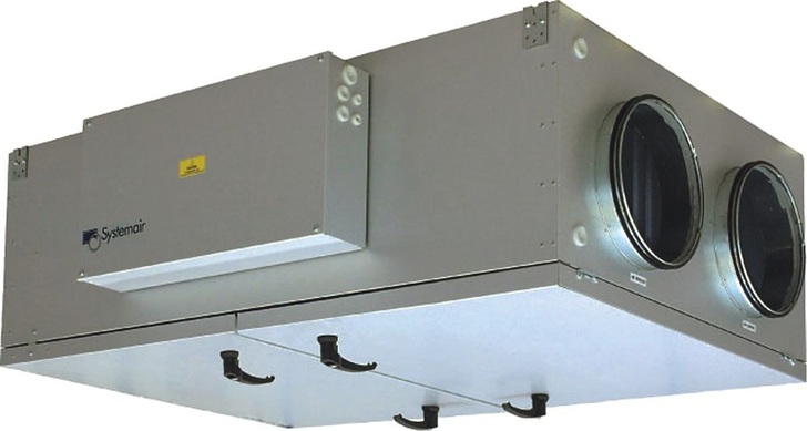 Systemair: Kompaktlüftungsgerät Topvex FR mit zwei Rotationswärme­übertragern für den Einbau in Zwischendecken. - © Systemair
